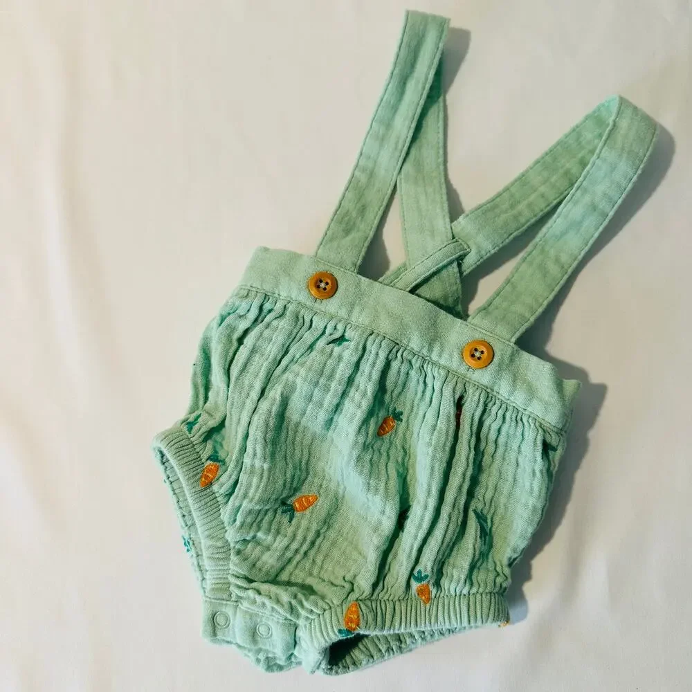 Cat & Jack Baby Easter Spring Carrot 100% Cotton Romper w/ Suspenders Sz 0-3 mo